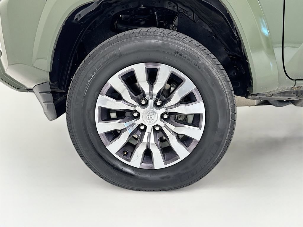 Used 2021 Toyota Tacoma Limited image 32