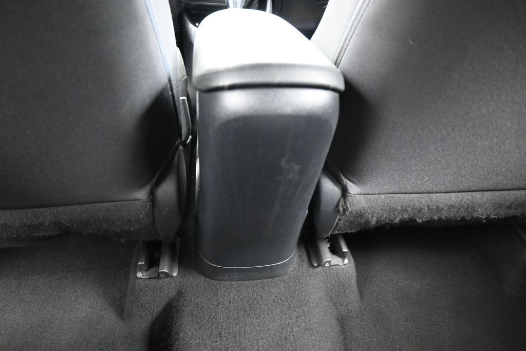 Used 2019 Toyota C-HR XLE FWD image 35