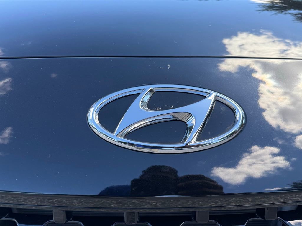 Used 2022 Hyundai Kona Limited image 7