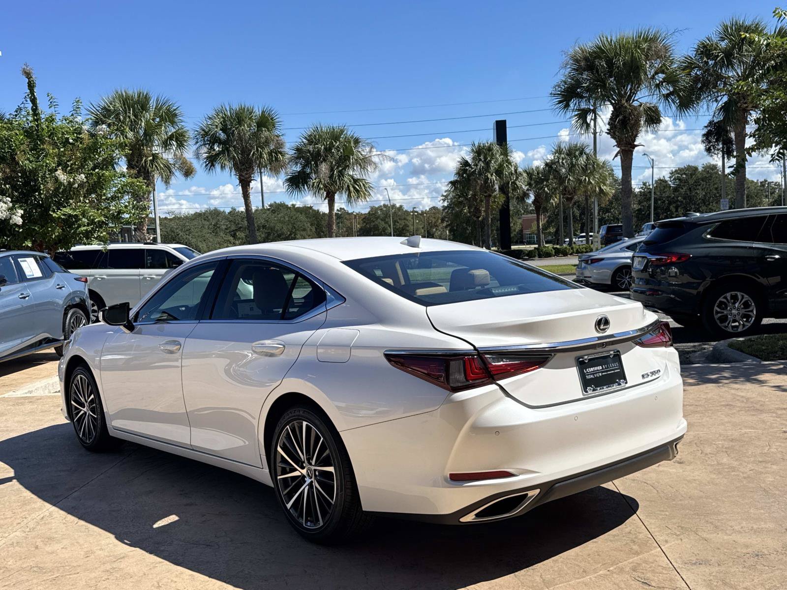 Certified 2025 Lexus ES 350 w/ Premium Package FWD image 6