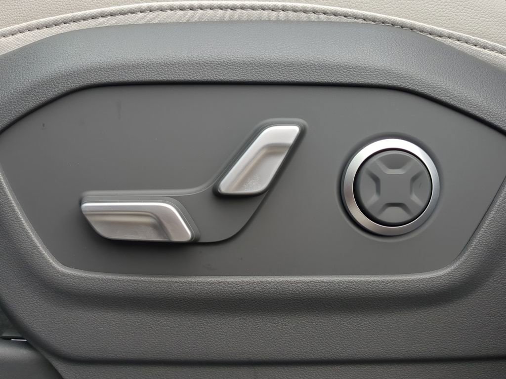 New 2025 Hyundai Santa Fe Limited image 18