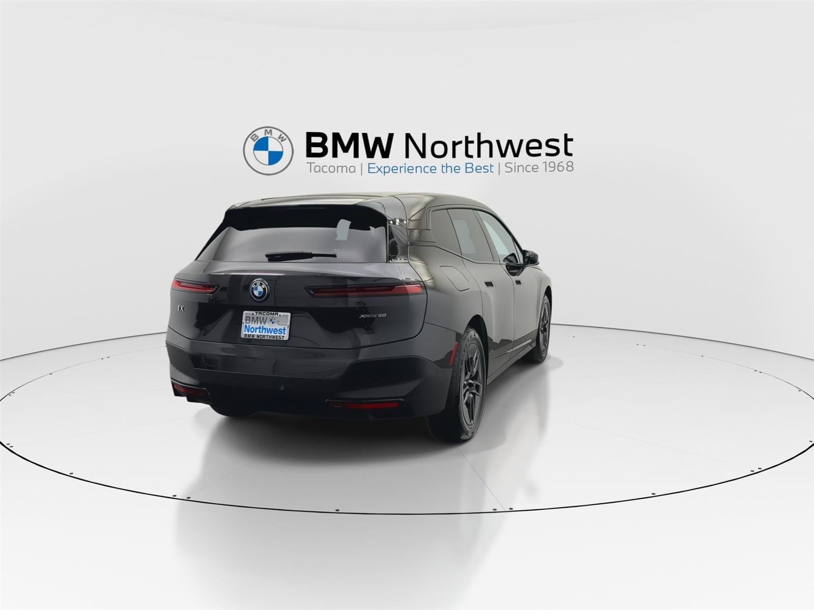 Used 2024 BMW iX xDrive50 w/ Premium Package AWD/4WD image 2