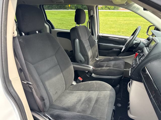 Used 2019 Dodge Grand Caravan SE w/ UConnect Hands-Free Group FWD image 13