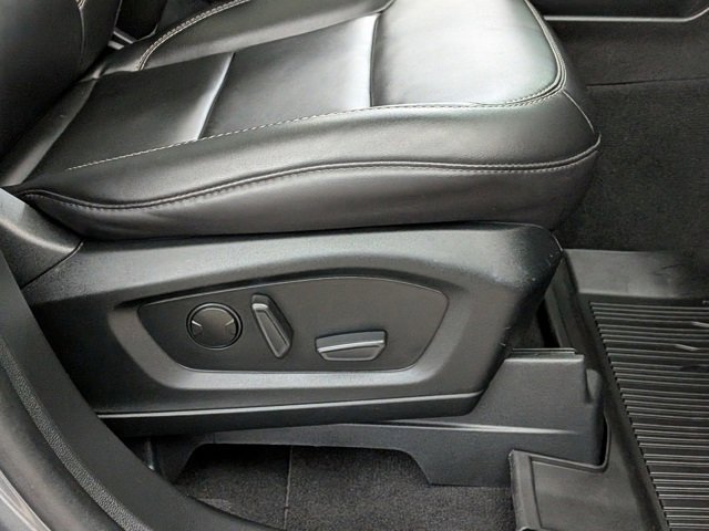 Used 2023 Ford Explorer XLT w/ Equipment Group 202A image 26