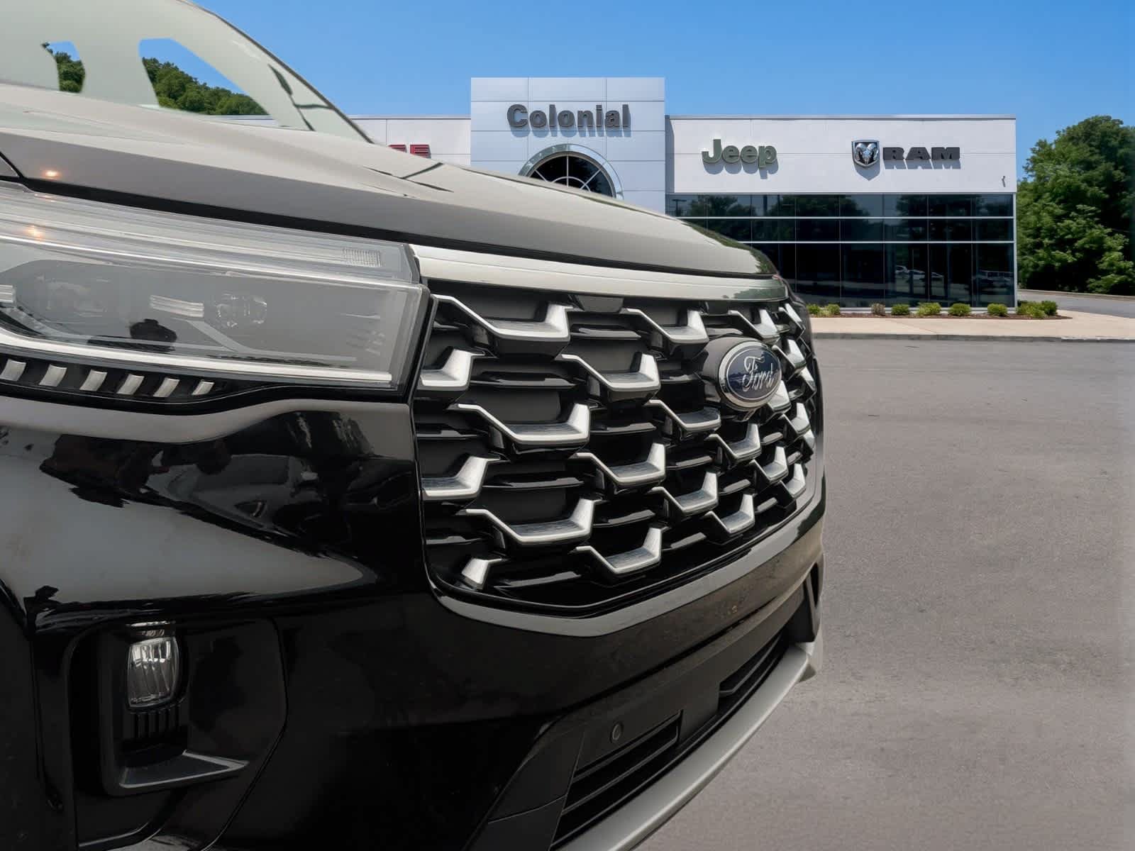 Used 2025 Ford Explorer Platinum AWD/4WD image 10