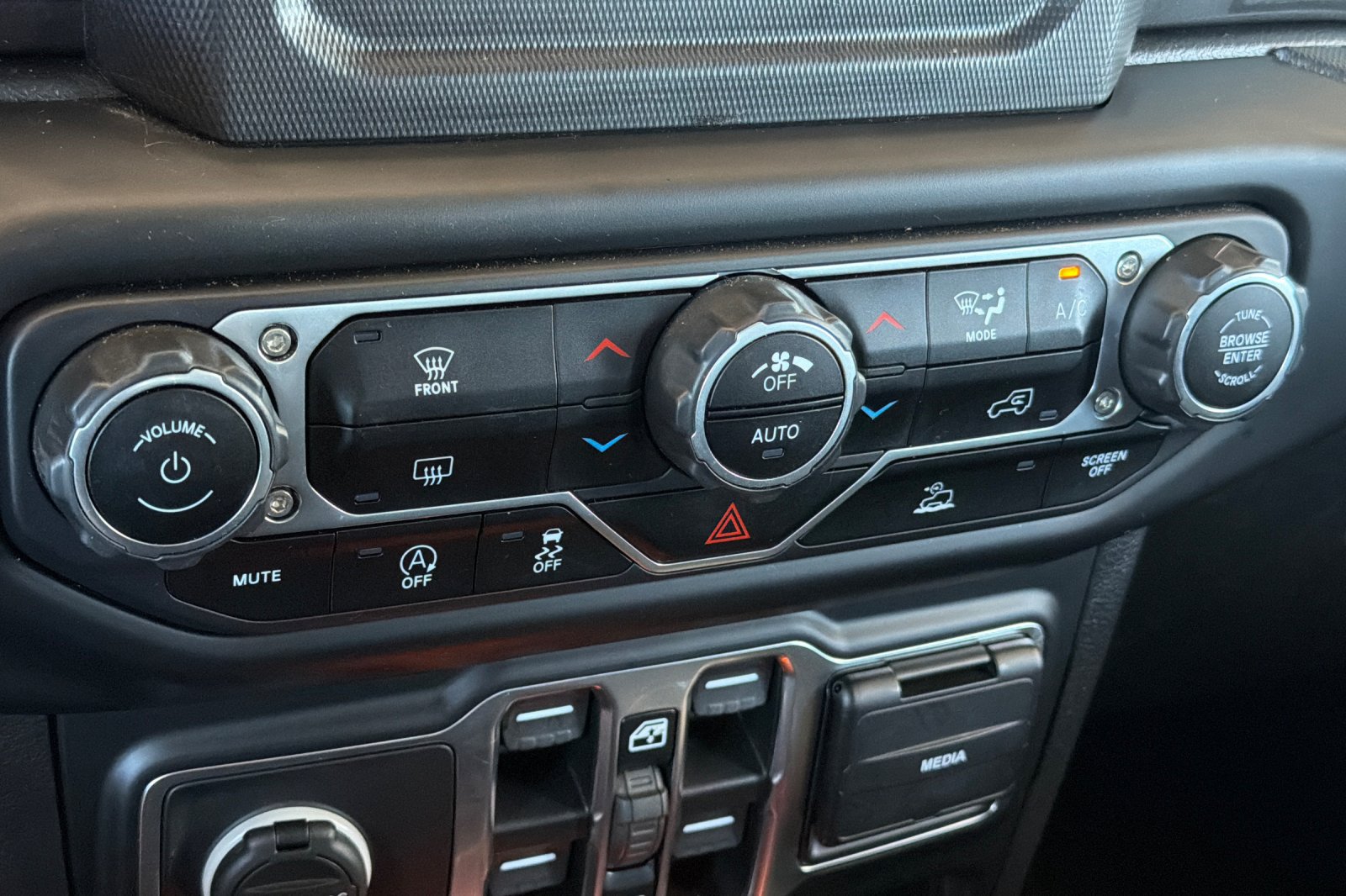 Used 2021 Jeep Wrangler Unlimited Sport AWD/4WD image 19