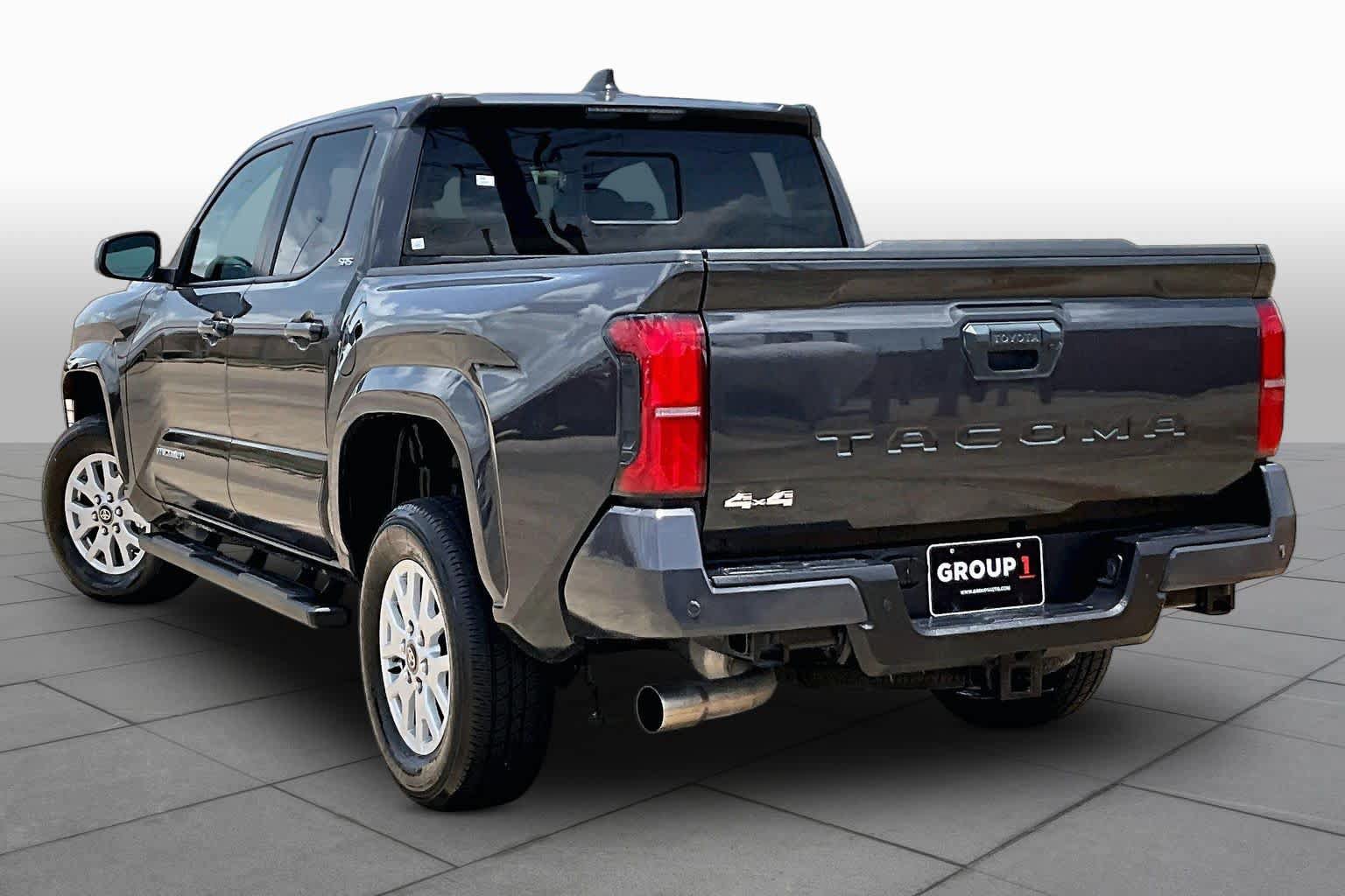 Used 2025 Toyota Tacoma SR5 w/ SR5 Upgrade Package AWD/4WD image 12