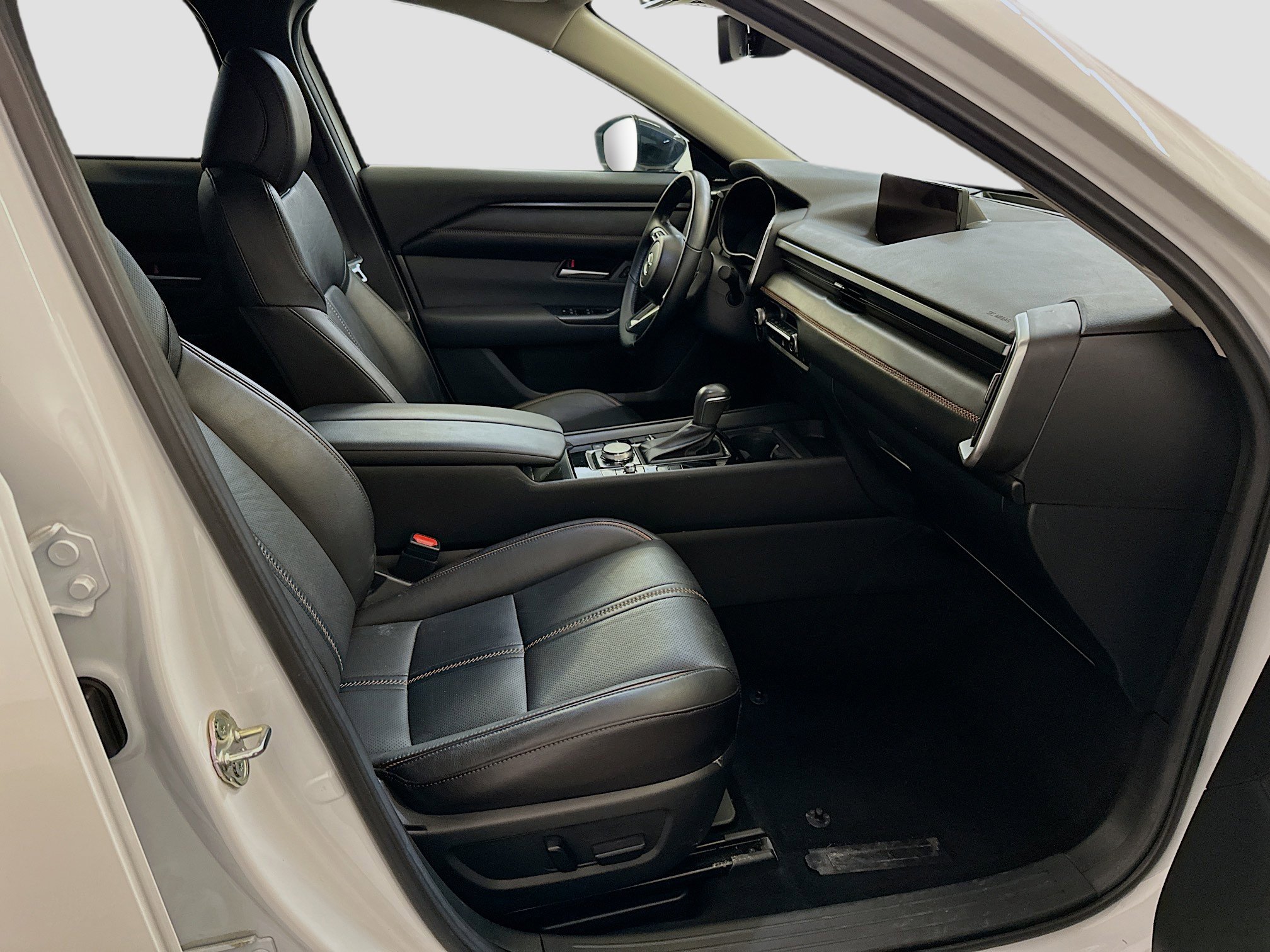 Used 2025 MAZDA CX-50 AWD 2.5 Hybrid w/ Premium Pkg image 34