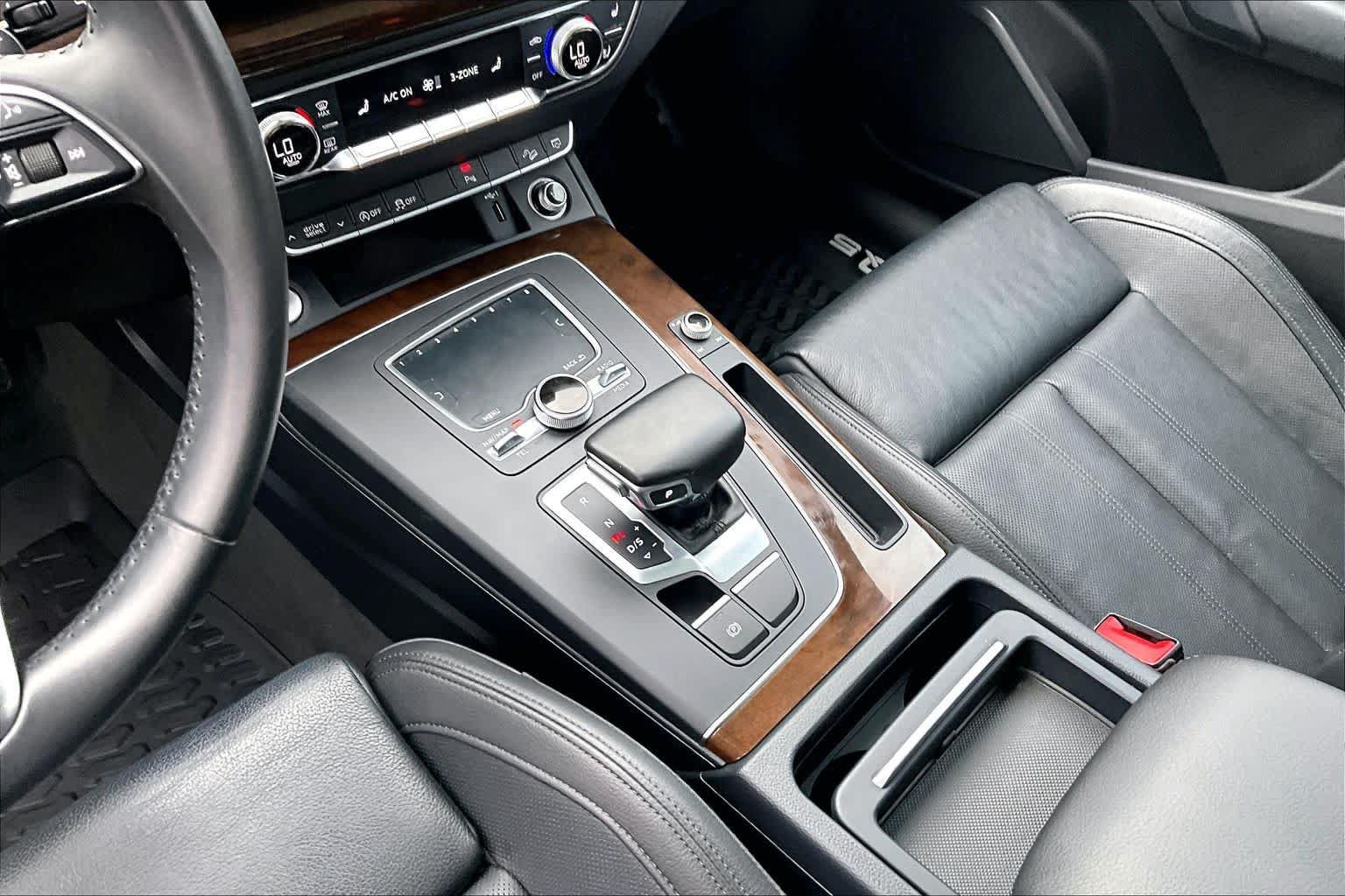 Used 2018 Audi Q5 2.0T Premium Plus w/ Premium Plus Package AWD/4WD image 17
