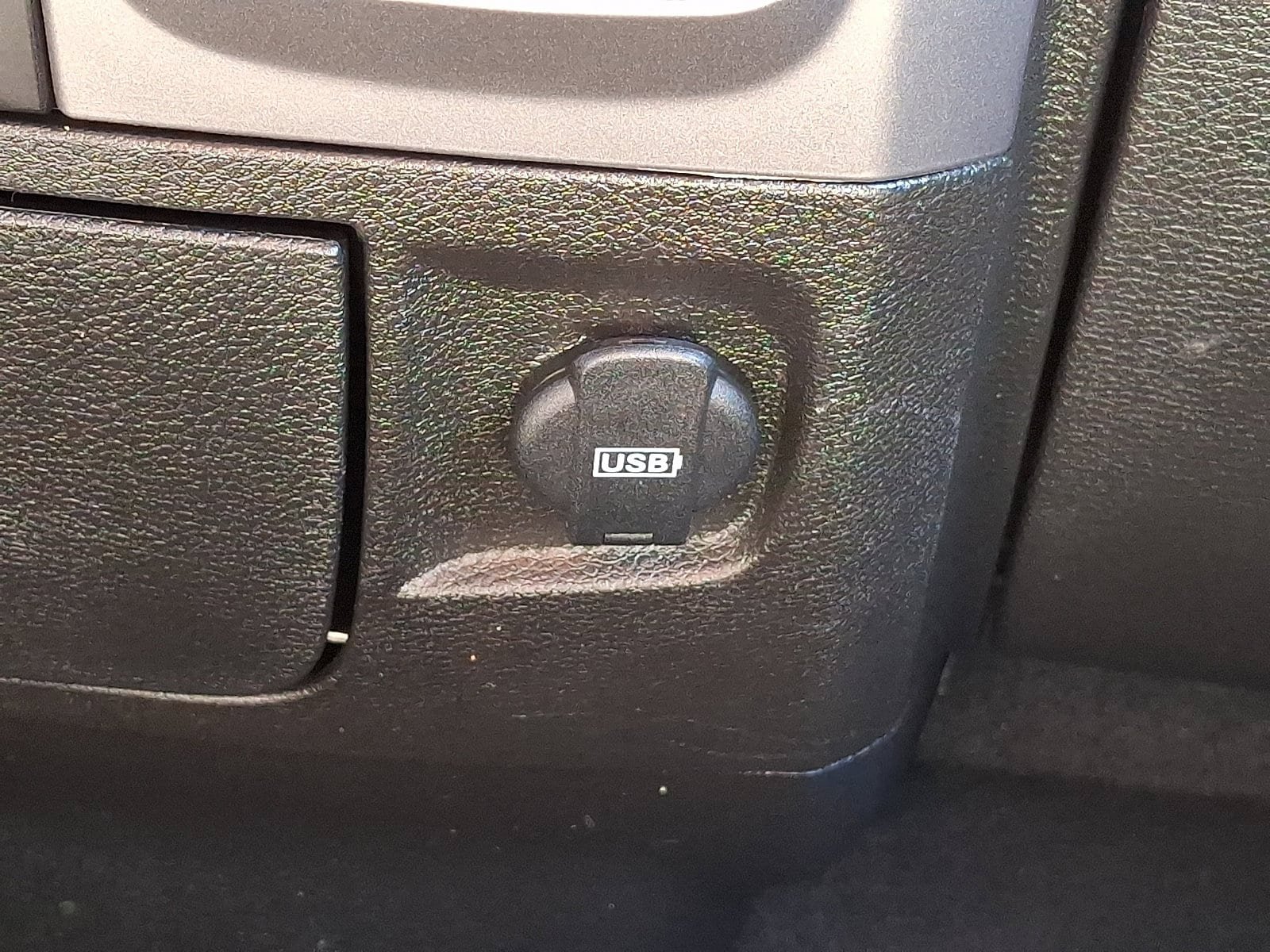 Used 2024 RAM 1500 Classic SLT AWD/4WD image 24