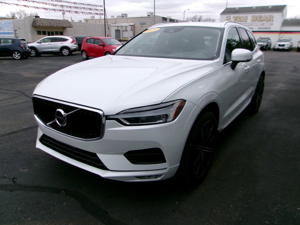 Used 2021 Volvo XC60 T5 Momentum w/ Premium Package image 7