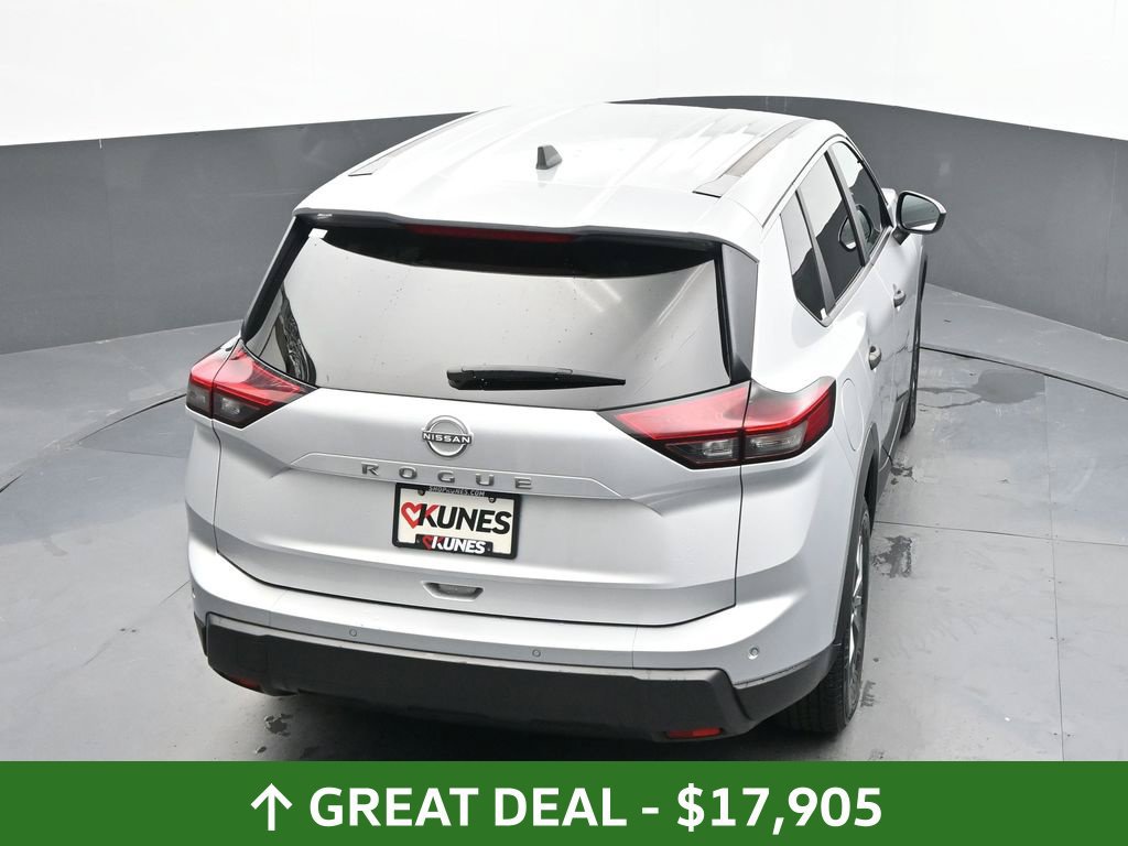 Used 2024 Nissan Rogue S FWD image 24
