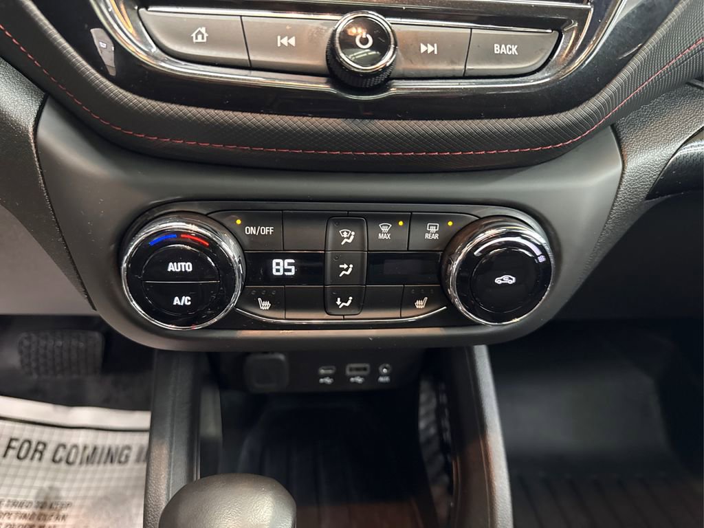 Used 2023 Chevrolet TrailBlazer RS w/ Sun and Liftgate Package image 32