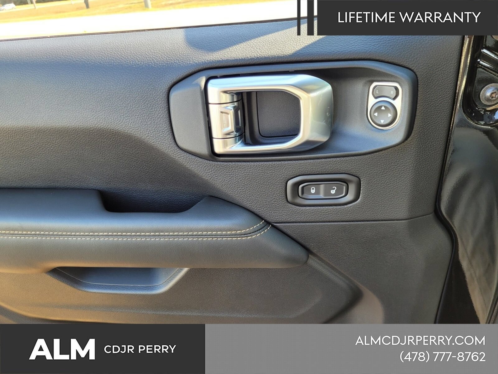 New 2026 Jeep Wrangler Unlimited Sahara AWD/4WD image 25