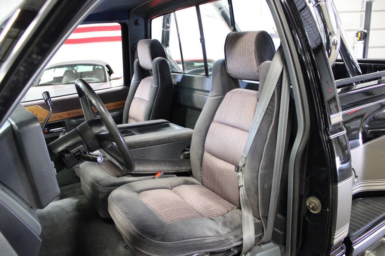 Used 1990 Chevrolet Silverado 1500 2WD Regular Cab image 32
