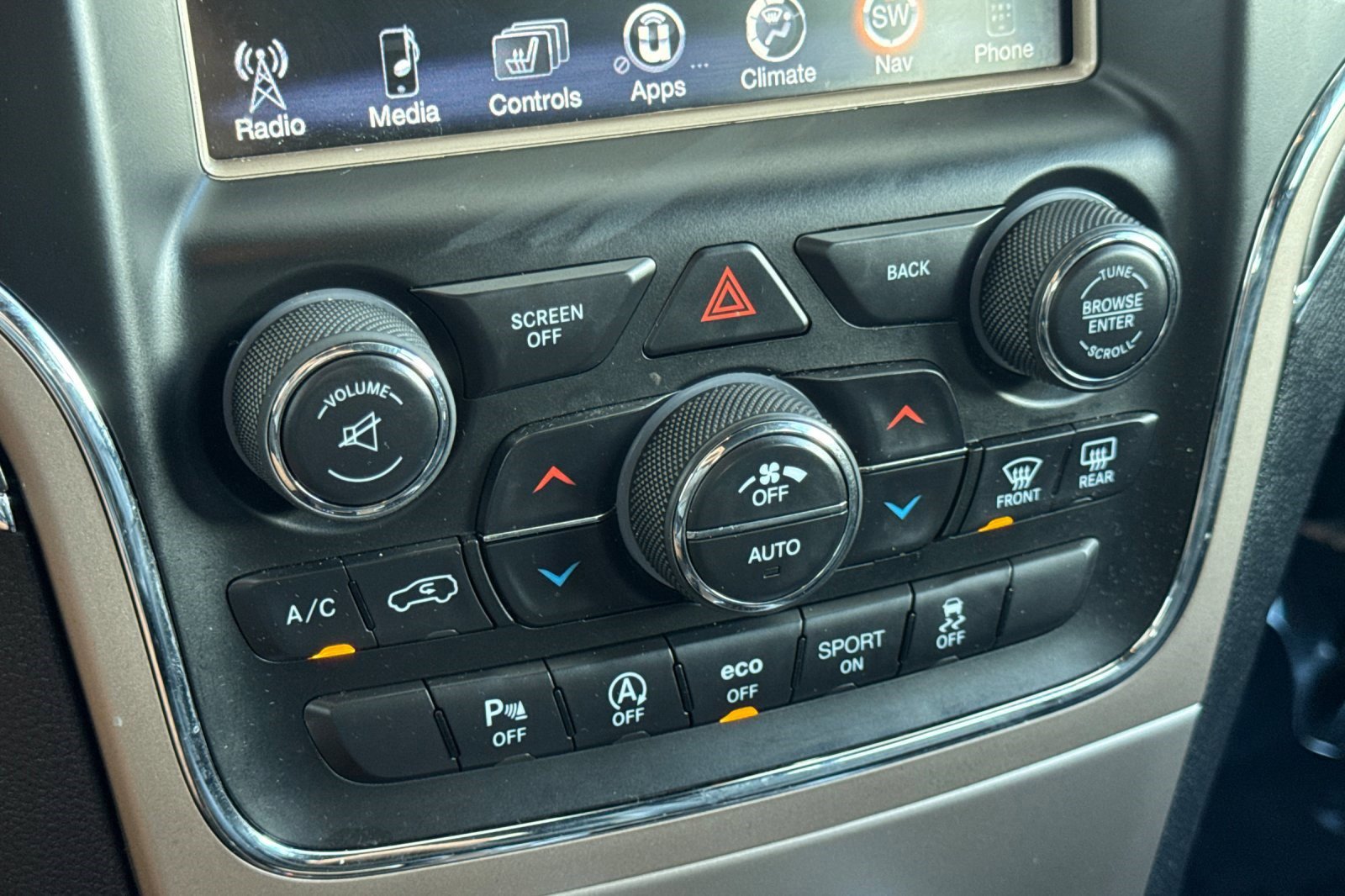 Used 2016 Jeep Grand Cherokee Limited image 18