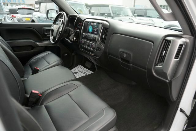 Used 2018 Chevrolet Silverado 1500 LT w/ Texas Edition image 17