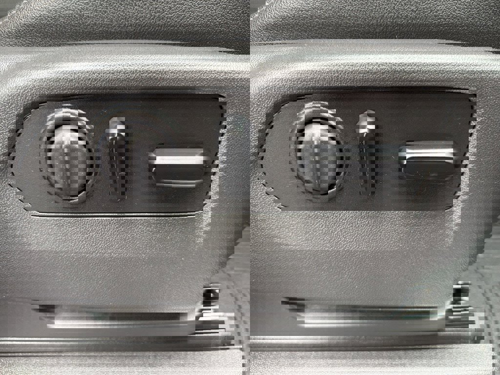 Used 2019 GMC Sierra 1500 SLT w/ SLT Convenience Package image 11