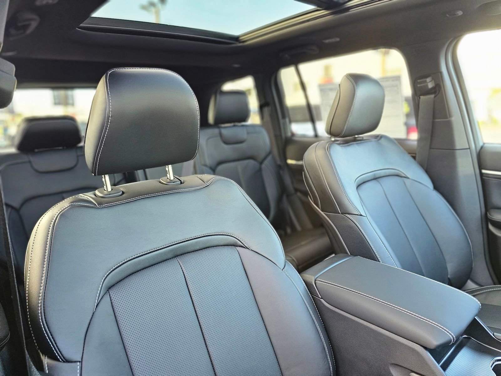 New 2026 Jeep Grand Cherokee Limited Reserve image 31