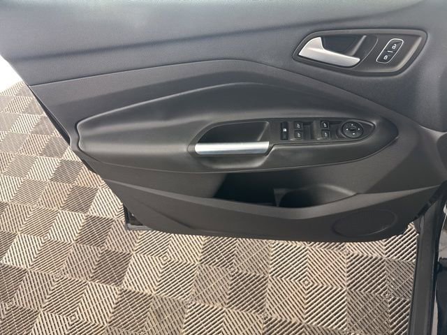 Used 2018 Ford Escape SE w/ SE Sport Appearance Package image 20