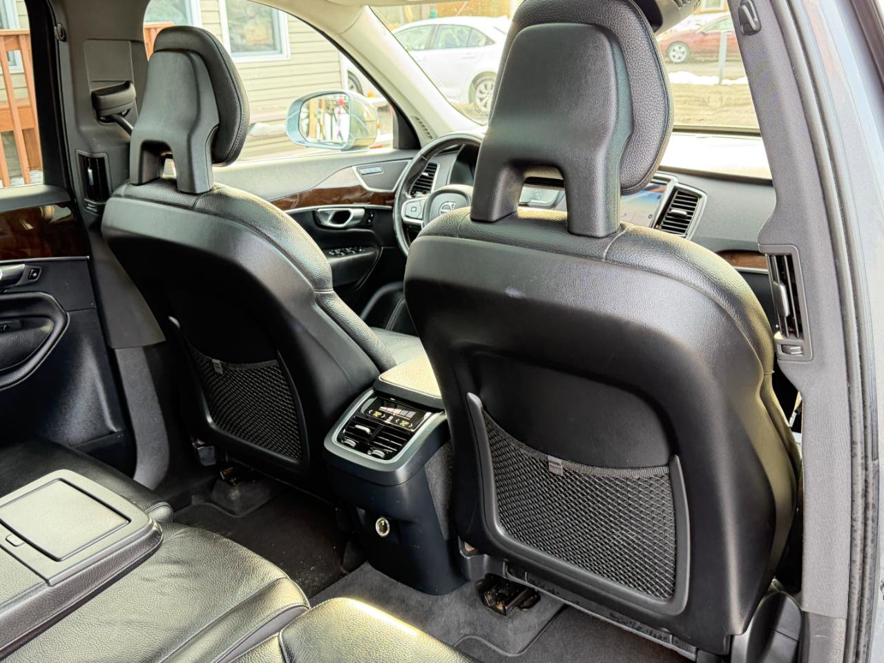 Used 2016 Volvo XC90 T6 Momentum w/ Momentum Plus Package AWD/4WD image 45