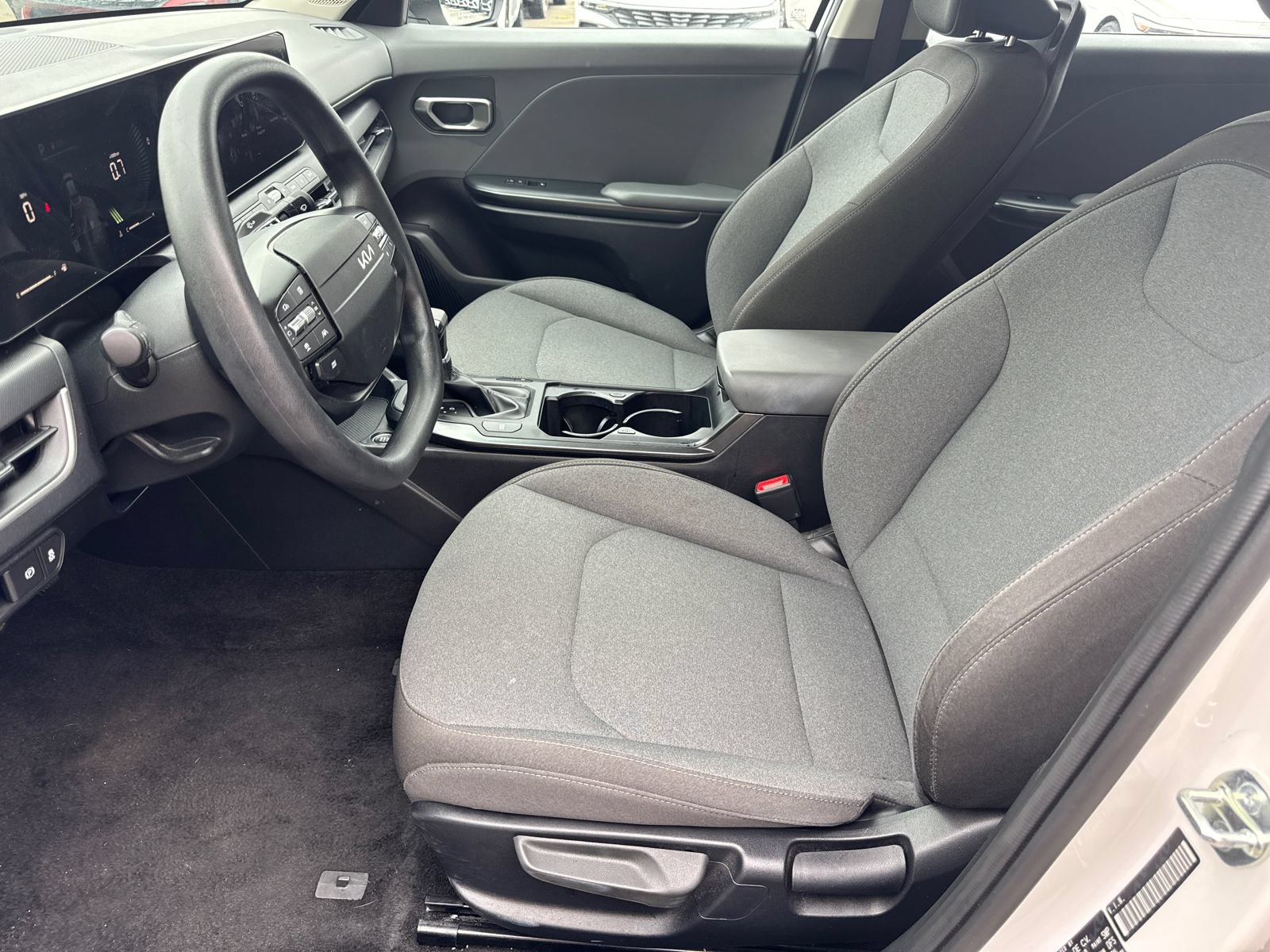 Used 2025 Kia K4 FWD image 9