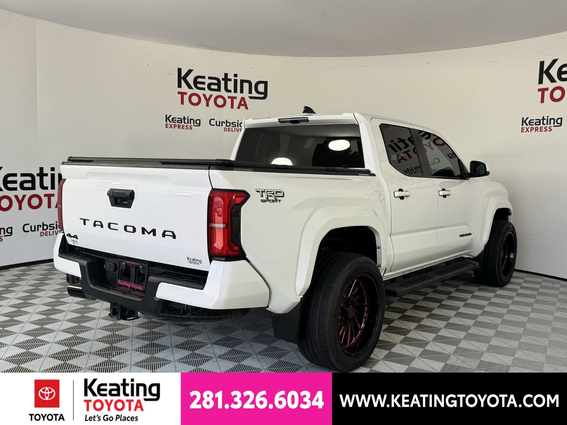 Used 2024 Toyota Tacoma TRD Sport AWD/4WD image 5