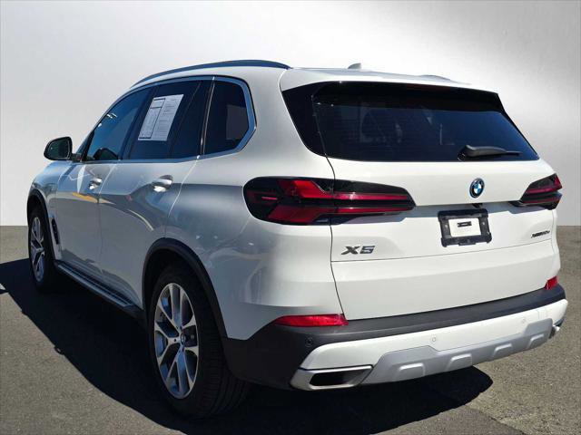 Used 2025 BMW X5 xDrive50e image 5