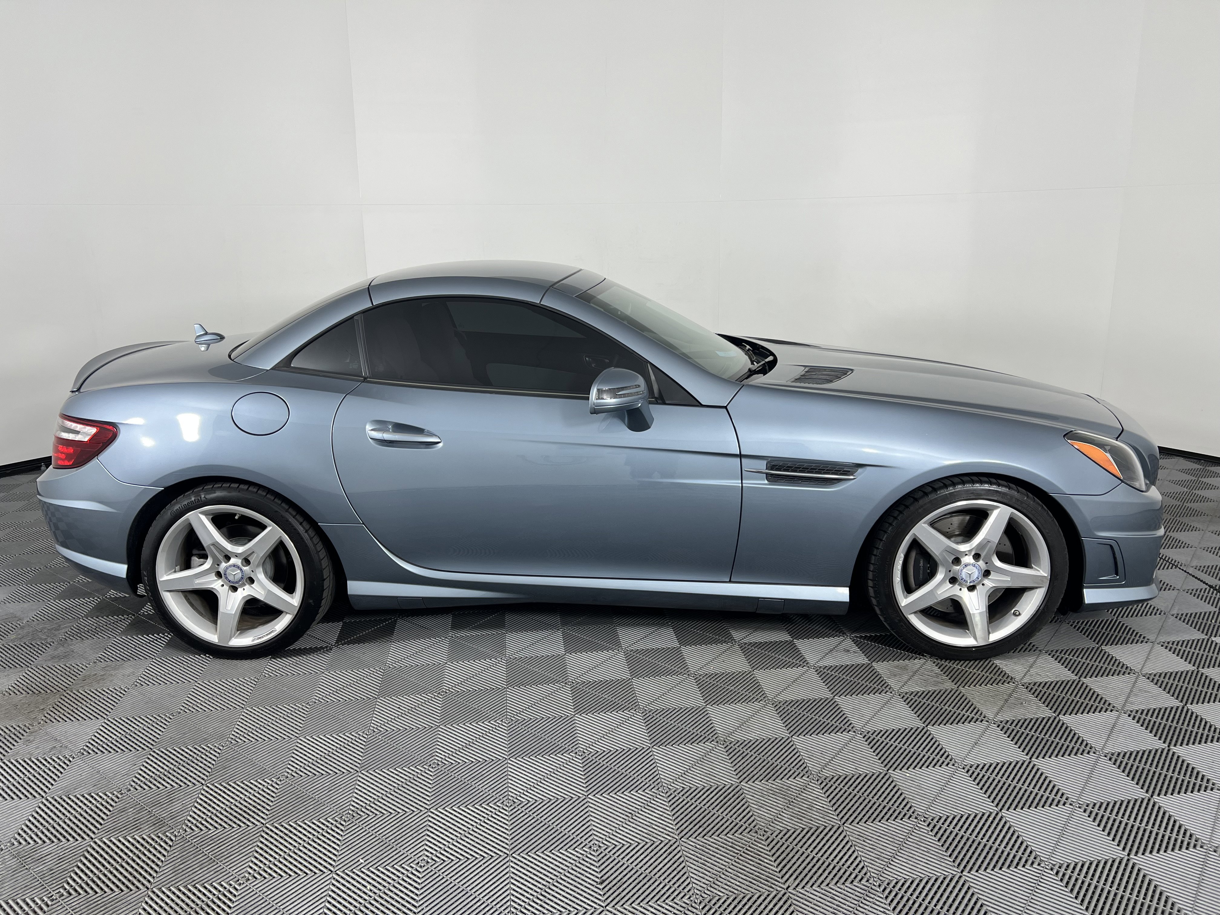 Used 2012 Mercedes-Benz SLK 350 image 20