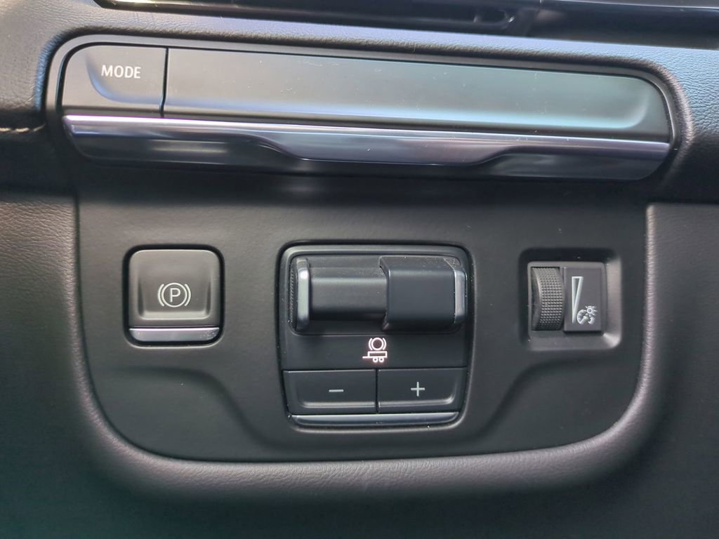 Used 2023 Cadillac Escalade Sport RWD image 31