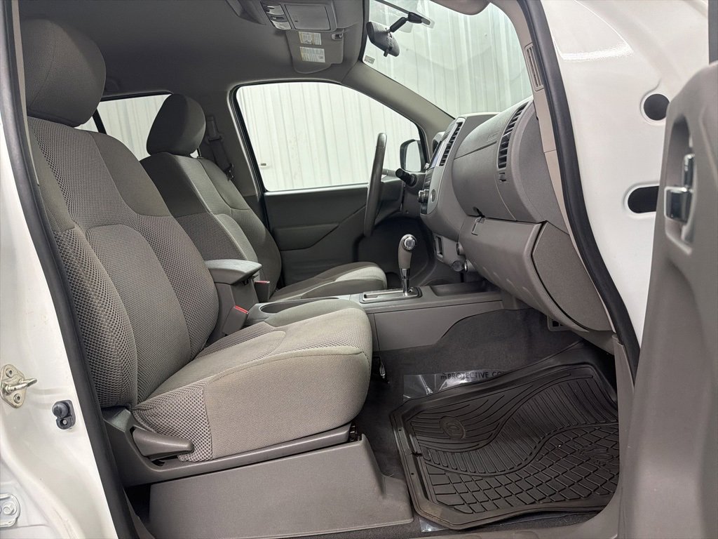 Used 2019 Nissan Frontier SV image 25