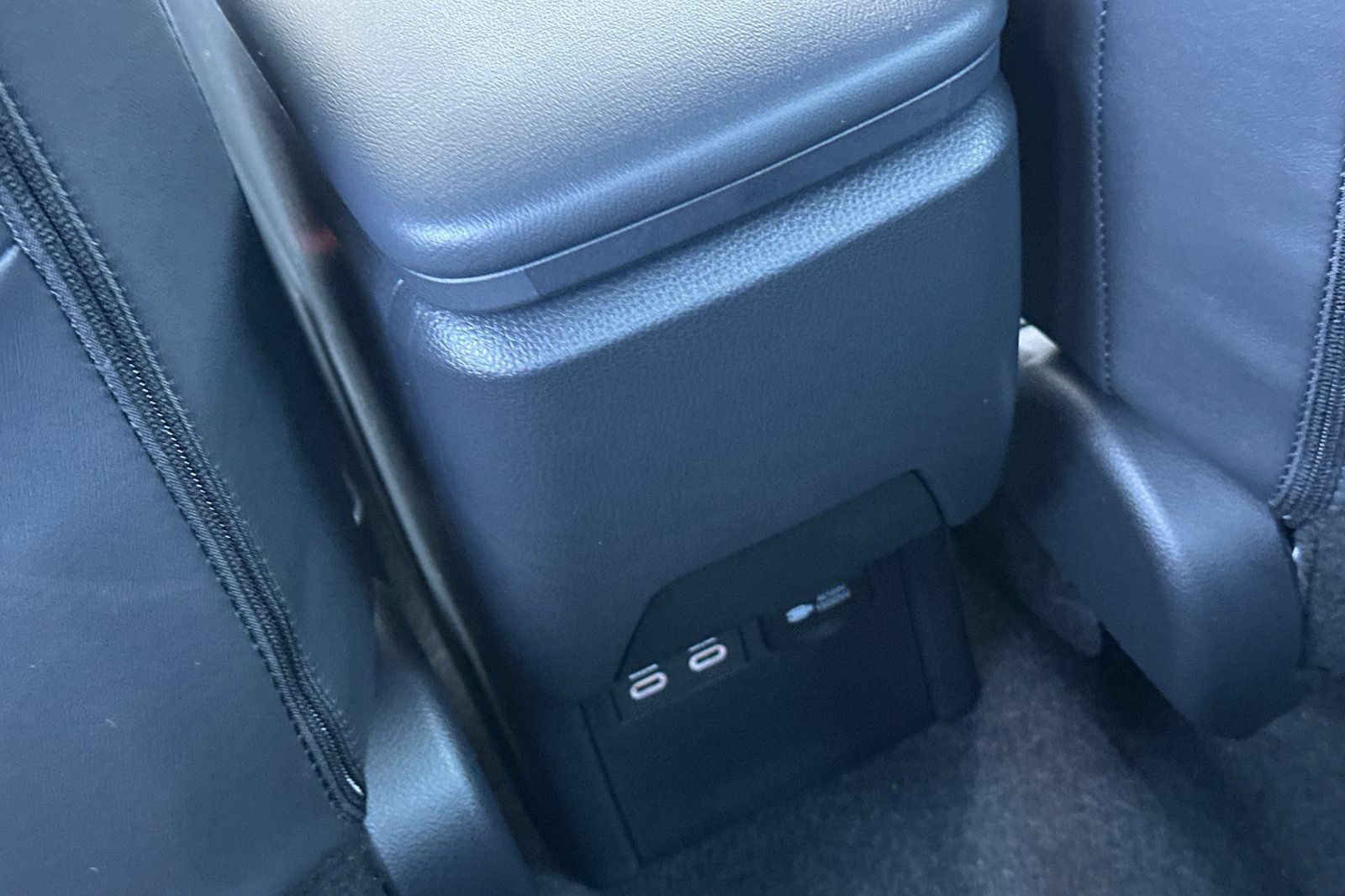 New 2026 Toyota Prius Plug-In Hybrid FWD image 15
