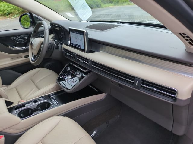 Used 2021 Lincoln Corsair FWD w/ Premium Package image 35
