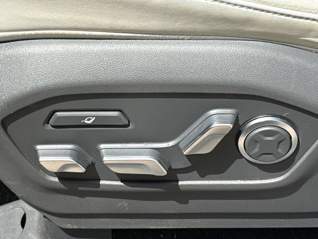 Used 2024 Hyundai Santa Fe Calligraphy AWD/4WD image 17