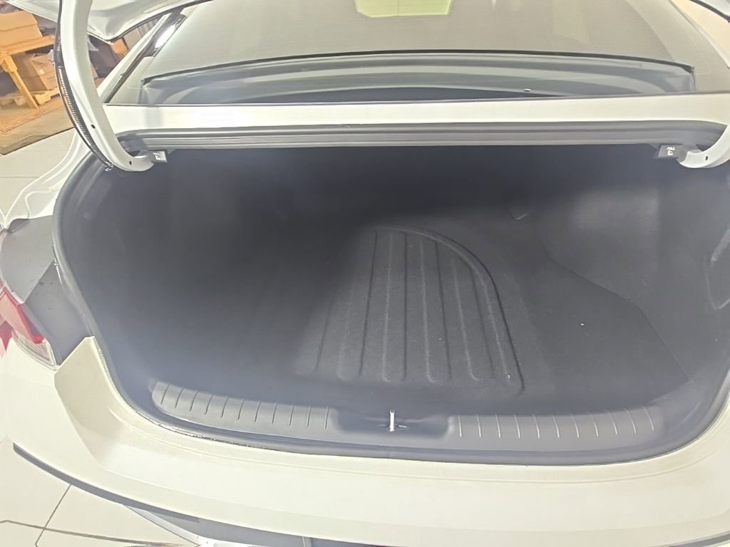 New 2026 Hyundai Elantra SE FWD image 25