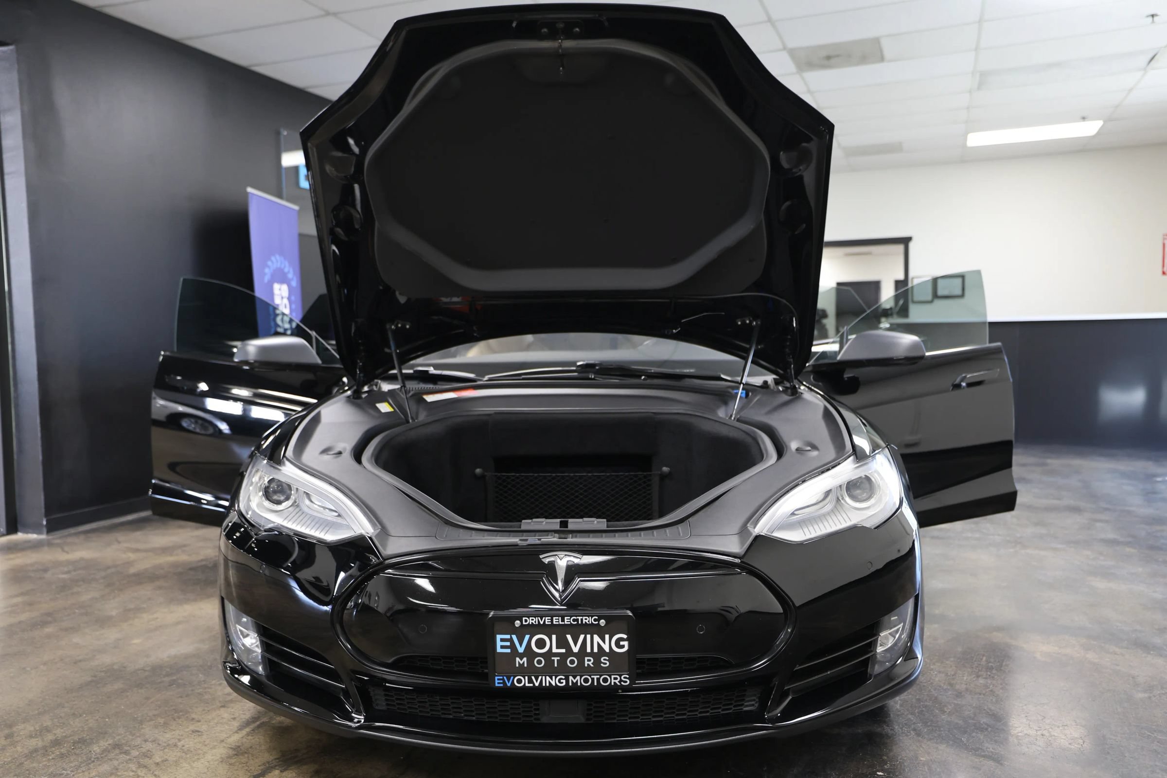 Used 2015 Tesla Model S 85 RWD image 52