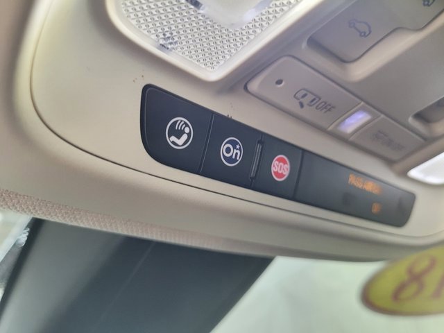 Used 2018 Cadillac XT5 Luxury w/ Driver Awareness Package image 32