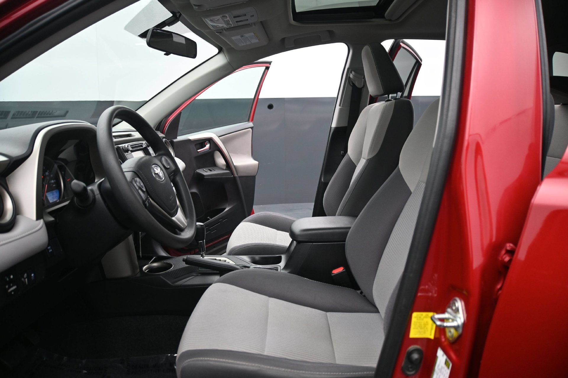 Used 2014 Toyota RAV4 XLE AWD/4WD image 19