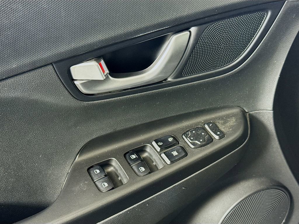 Used 2023 Hyundai Kona SEL w/ Convenience Package AWD/4WD image 18