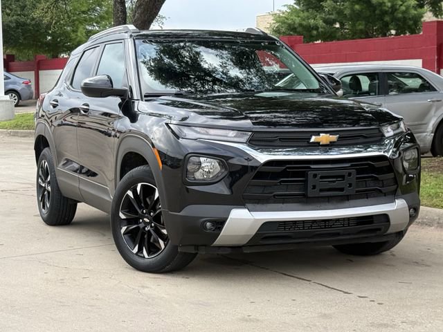 Used 2023 Chevrolet TrailBlazer LT w/ Convenience Package AWD/4WD image 2