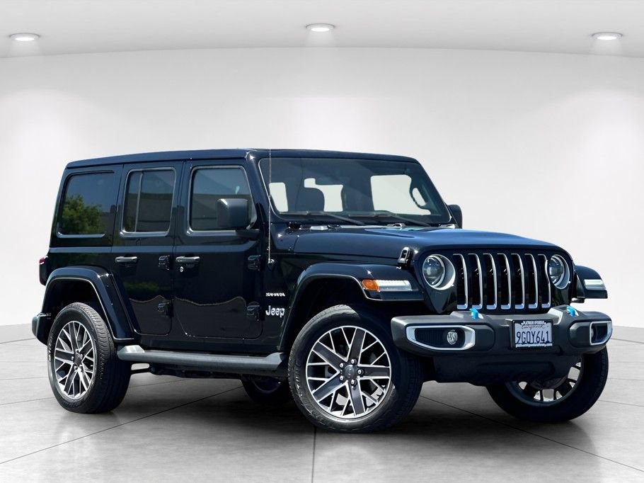 Used 2023 Jeep Wrangler Unlimited Sahara w/ Cold Weather Group AWD/4WD image 2