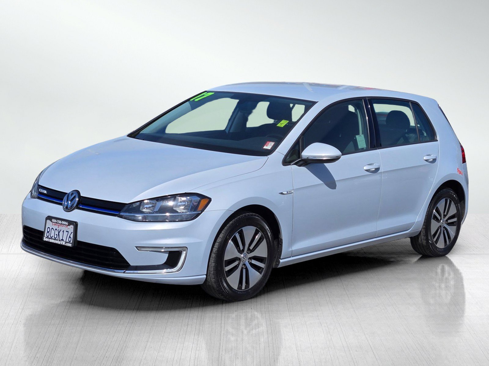 Used 2017 Volkswagen e-Golf SE FWD image 8