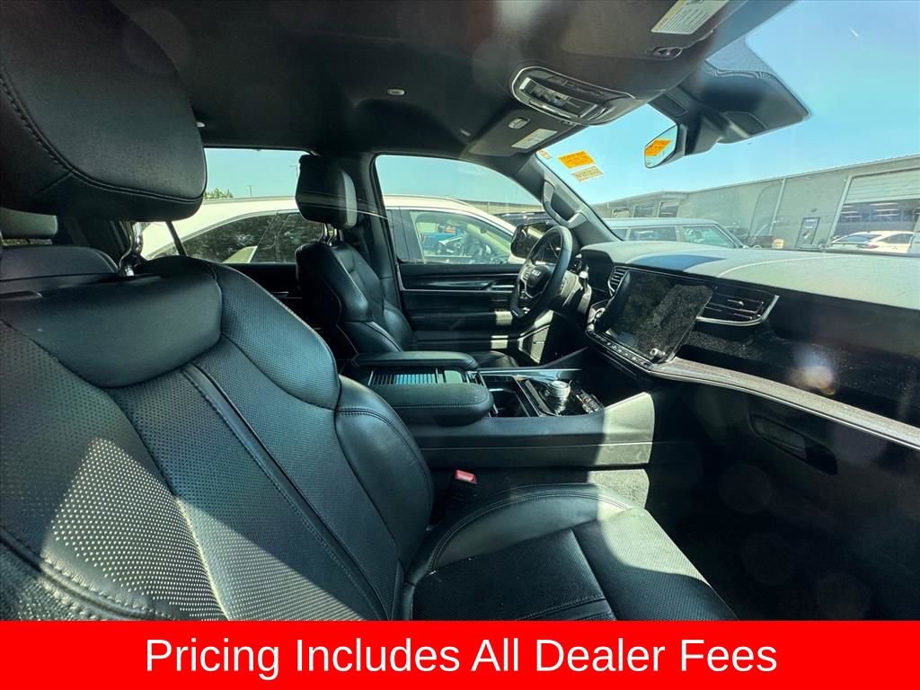 Used 2024 Jeep Wagoneer 2WD image 3