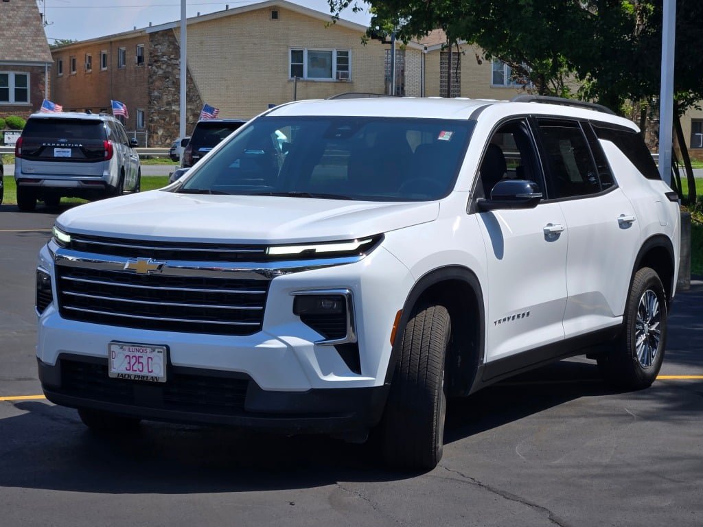 Used 2026 Chevrolet Traverse LT AWD/4WD image 5
