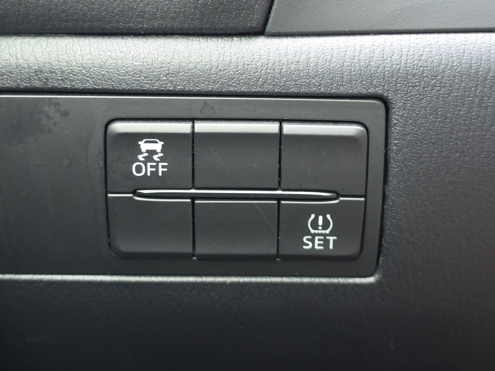 Used 2018 MAZDA MAZDA3 Touring FWD image 15