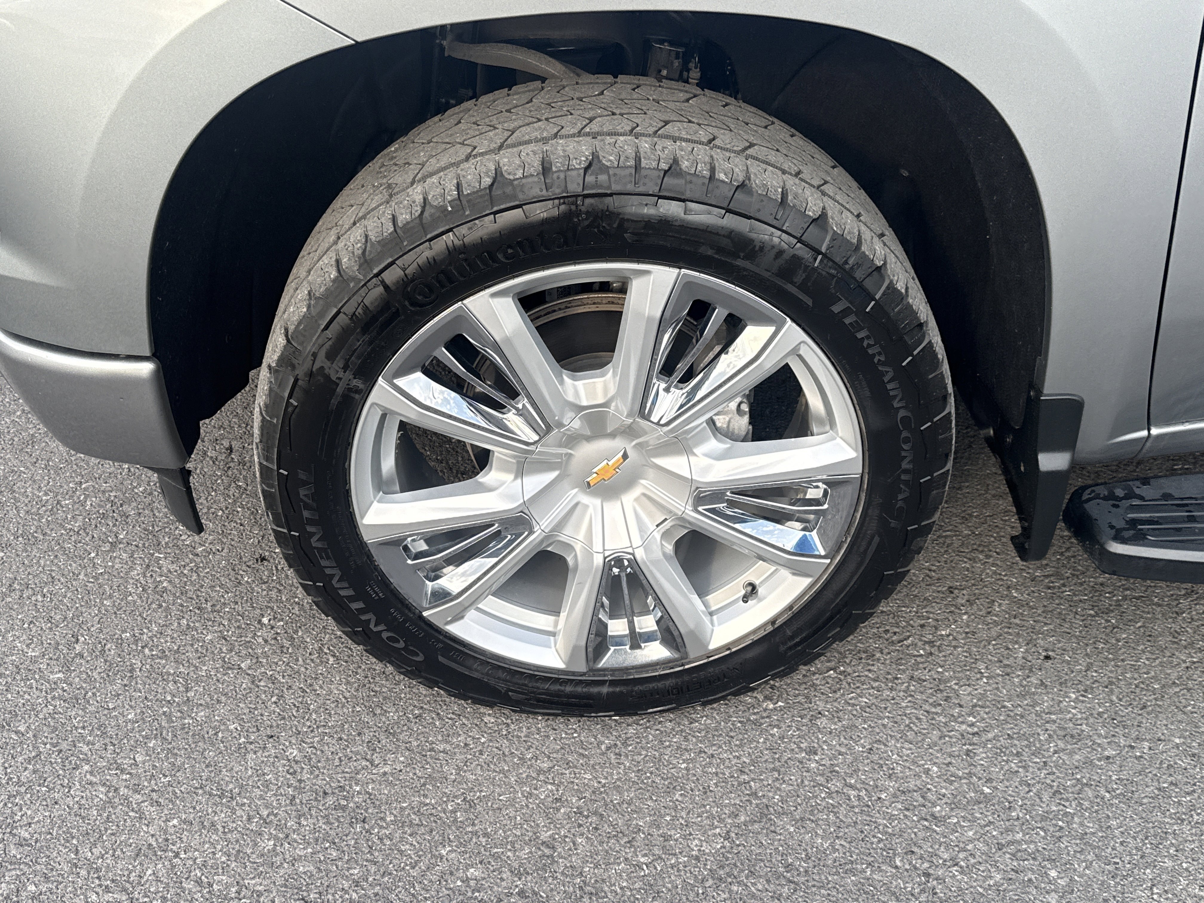 Used 2023 Chevrolet Silverado 1500 High Country w/ High Country Premium Package AWD/4WD image 10