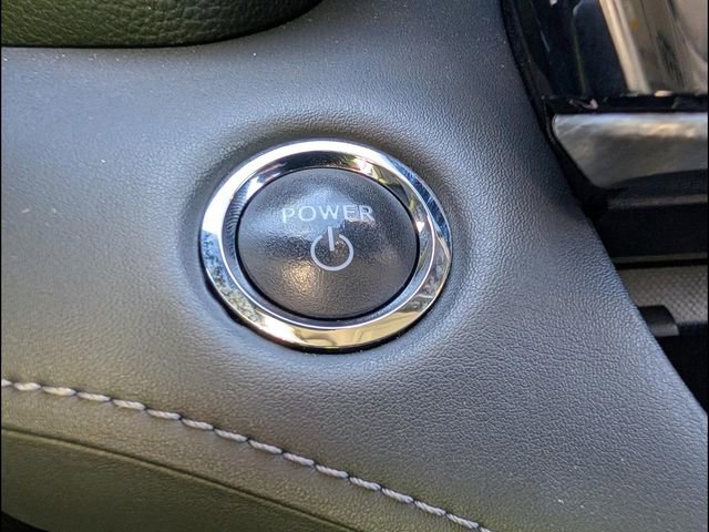 Used 2023 Toyota Highlander Platinum image 11