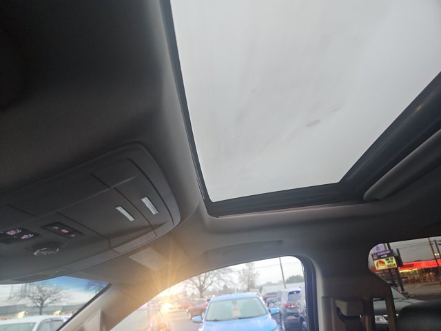 Used 2019 Chevrolet Suburban LT image 16