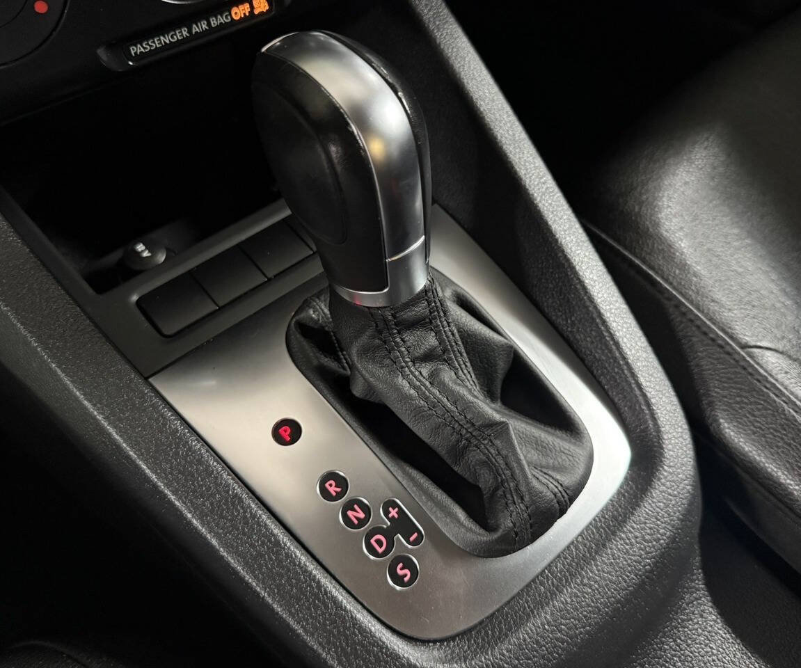 Used 2012 Volkswagen Jetta SE FWD image 16