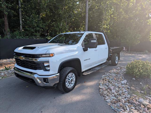 Used 2024 Chevrolet Silverado 2500 LT w/ Convenience Package AWD/4WD image 1
